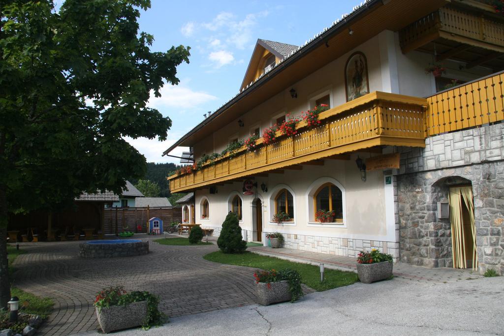 Guest House Kveder Škofja Loka エクステリア 写真