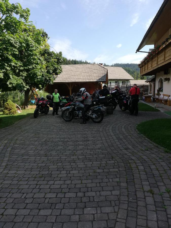 Guest House Kveder Škofja Loka エクステリア 写真