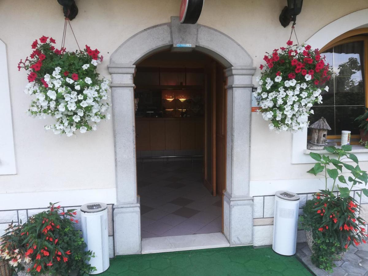 Guest House Kveder Škofja Loka エクステリア 写真