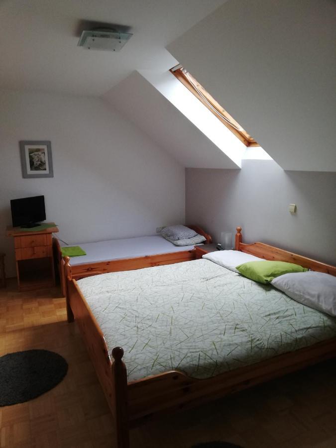 Guest House Kveder Škofja Loka エクステリア 写真