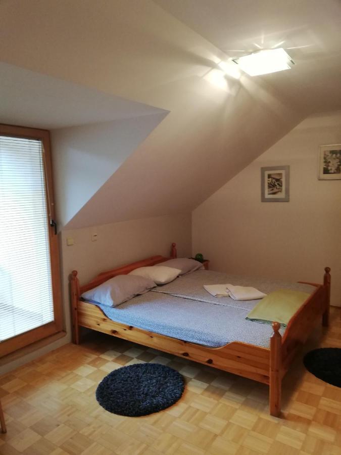 Guest House Kveder Škofja Loka エクステリア 写真